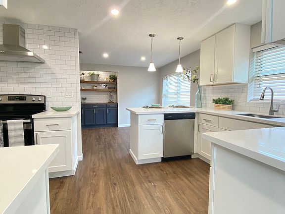 5th image of 22226 Woodrose Dr