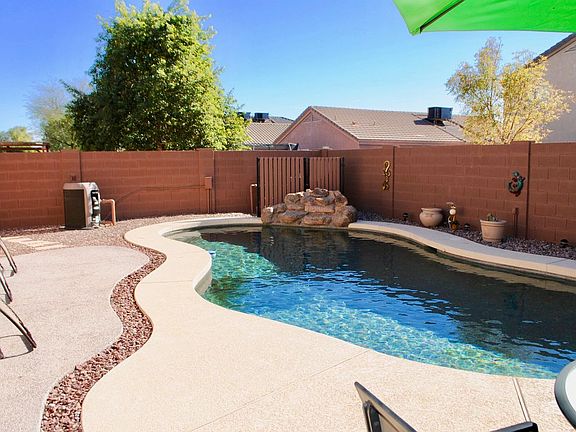 3rd image of 5753 E Valley View Dr