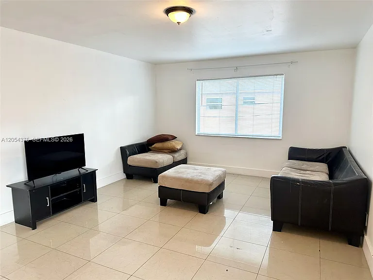 1548 SW 5th Pl #1 — Photo 15