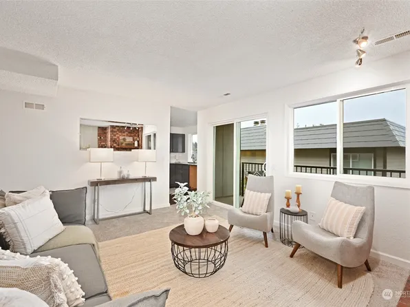 9517 NE 180TH Street #B201, Bothell, WA 98011
