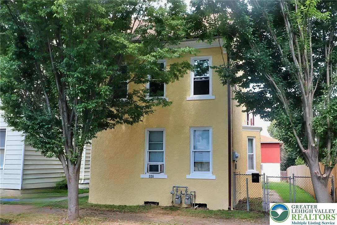1 bed, 1.0 bath, 1428 sqft, $1,550 — Photo 1