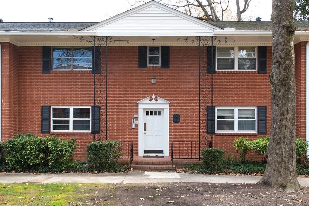 2 bed, 2.0 bath, 1200 sqft, $1,450 — Photo 1