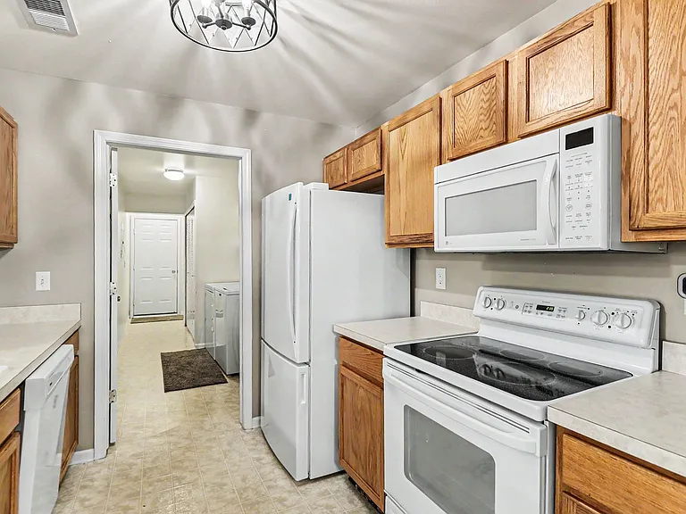 16531 Covington Dr — Photo 10
