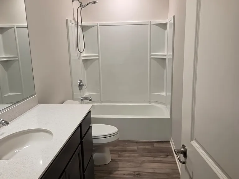 2015 Pembridge Ln #2015 — Photo 12