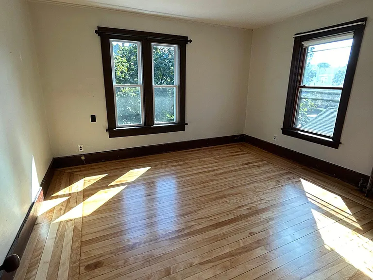 130 Vernon St #1 — Photo 3