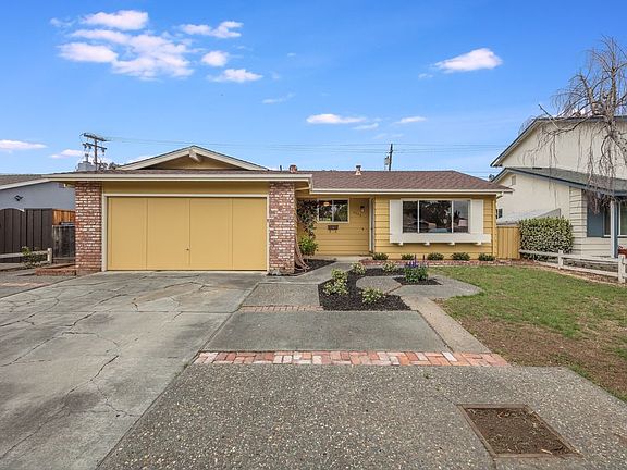 2nd image of 5553 Woodhurst Ln