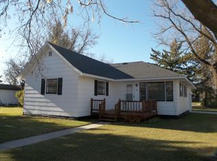 501 1st St S, Karlstad, MN 56732