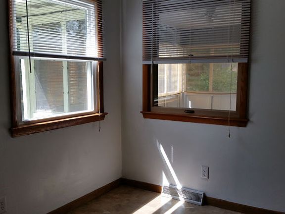 5th image of 5641-5643 S. 104th St.