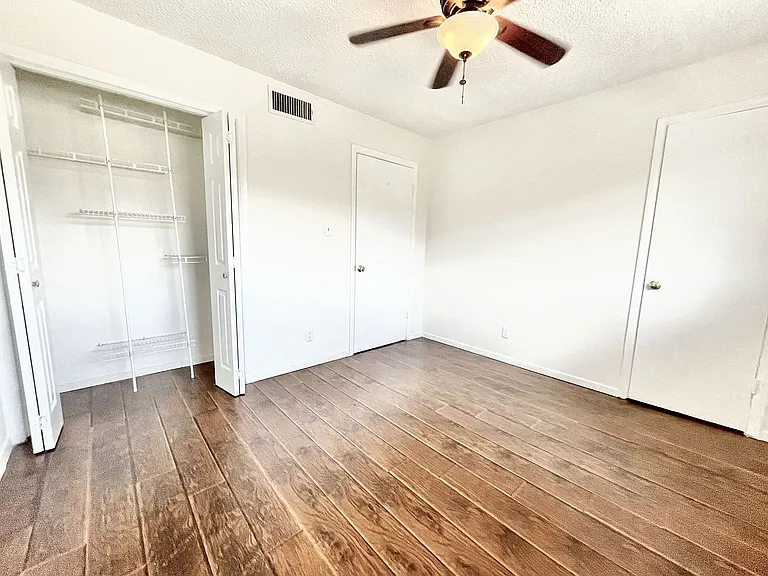 4811 Live Oak St — Photo 16