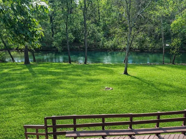 1015 Oak Leaf St, La Porte, TX 77571