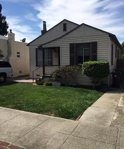 1050 Masonic Ave — Photo 2