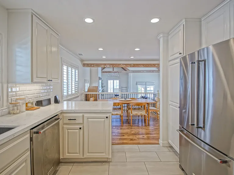 1543 Stanford Ave — Photo 19