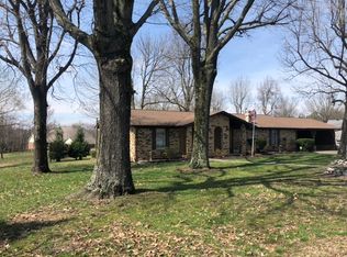 902 Cottonwood Ln, Dexter, MO 63841