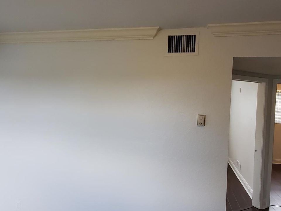1st image of 110 SE 2nd St APT 304