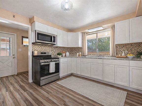 4th image of 816 Burman Ave
