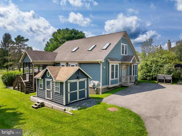 296 Lake Pointe Dr, McHenry, MD 21541