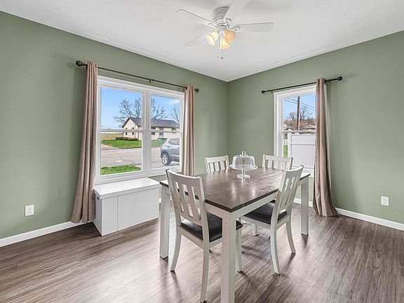 3rd image of 891 Giesler Rd