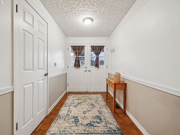 3rd image of 10905 SW Mira Ct