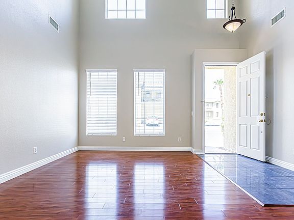 5th image of 8018 Retriever Ave