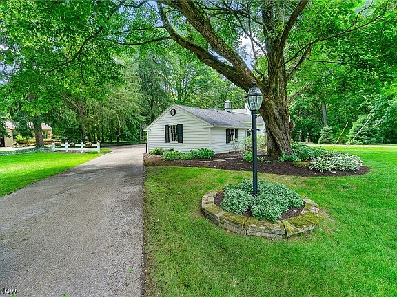 5th image of 40 Redfern Dr