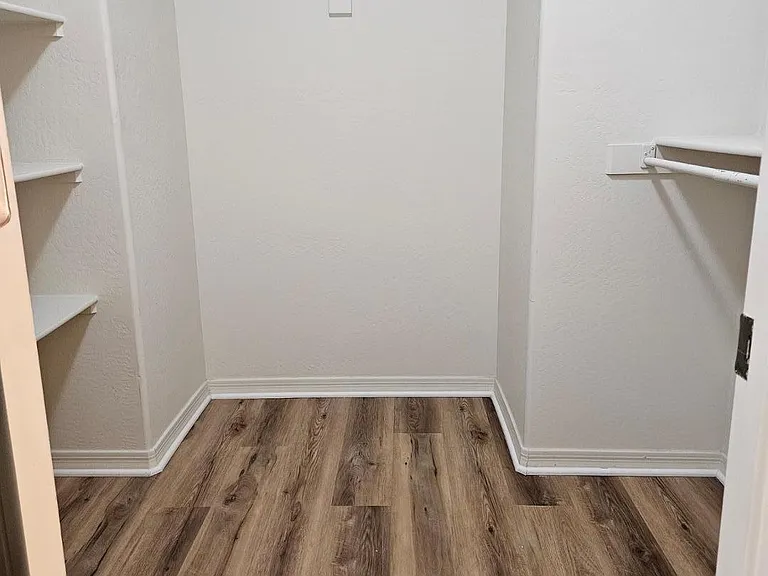 2204 W Le Marche Ave — Photo 4