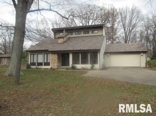 2620 Windcrest Dr, Mount Vernon, IL 62864
