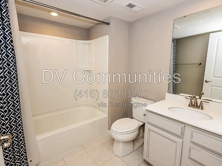 7226 Hillsview Dr — Photo 22