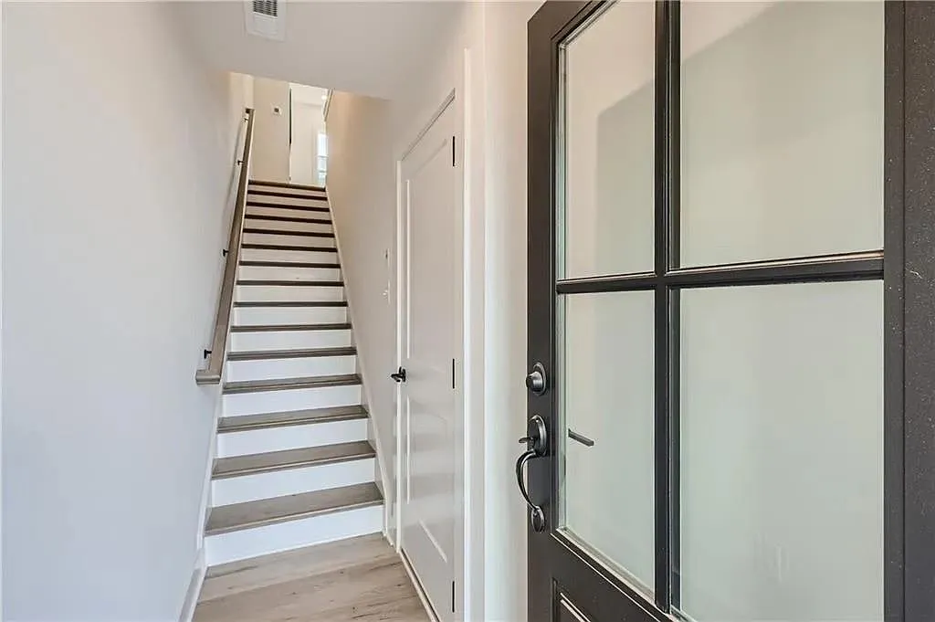 2 bed, 2.0 bath, 1152 sqft, $3,500 — Photo 3