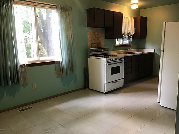 4th image of 454 S 35th St