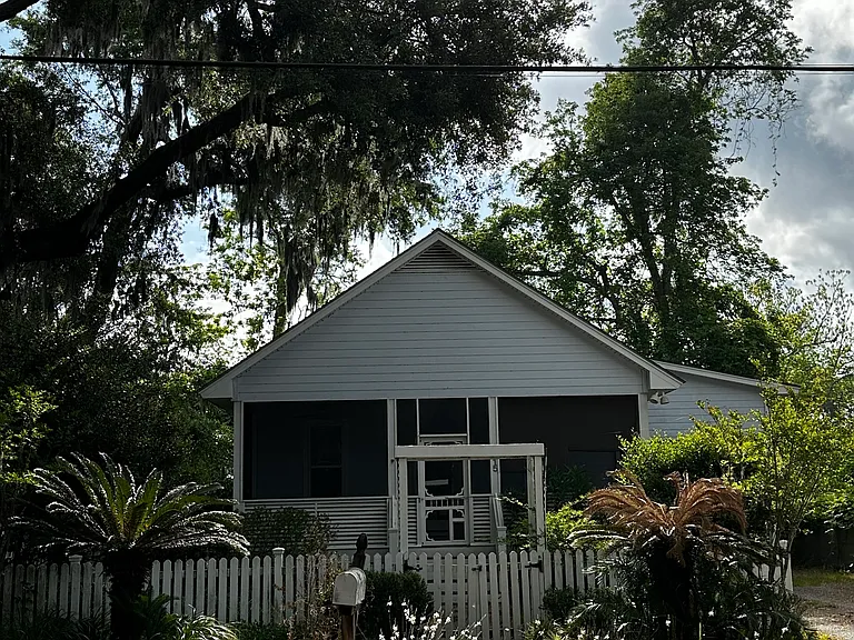 1215 Rodgers St — Photo 2