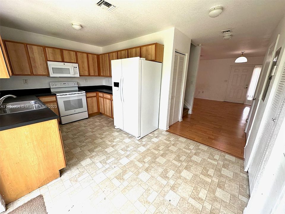 1st image of 2068 NE 167th St #3-106