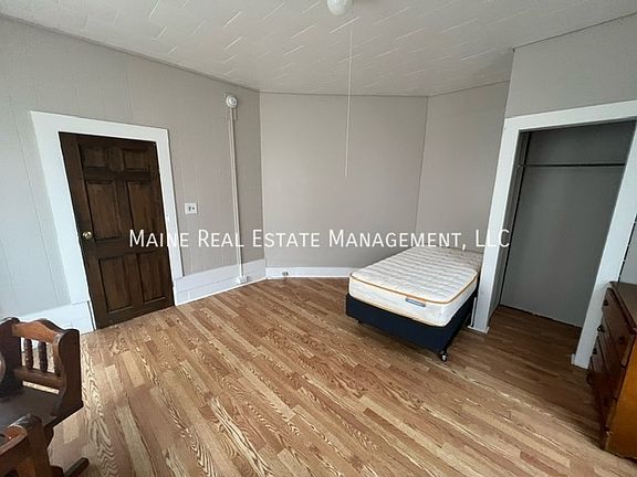 5th image of 133 Essex St #11