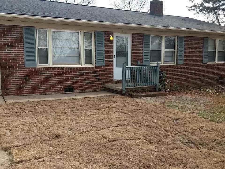 1st image of 15 Wentworth St