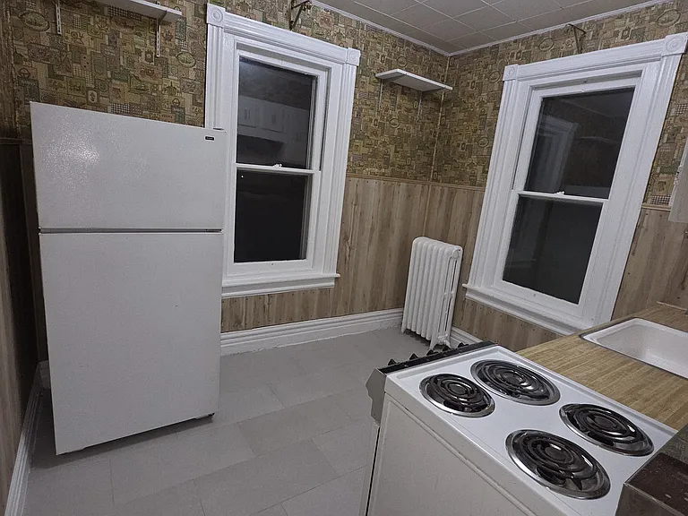 229 N West St #2 — Photo 4