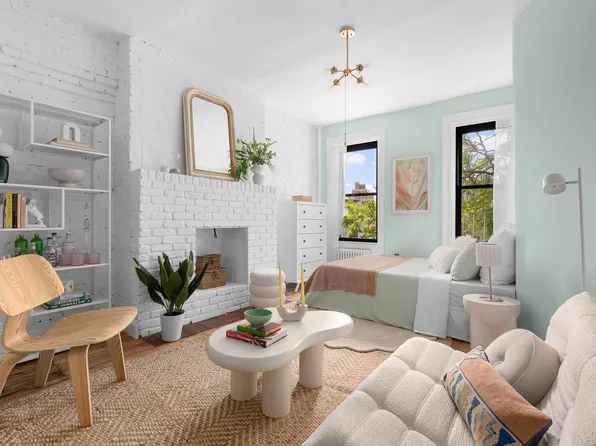 24 Cornelia Street image 2 of 11