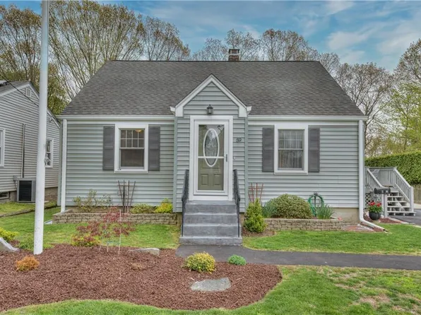 59 Howland Rd, Cranston, RI 02910