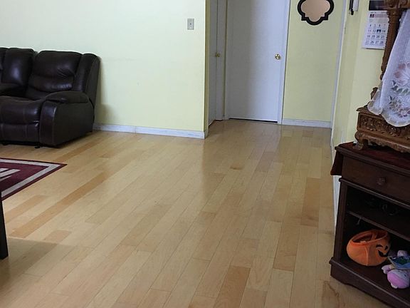 4th image of 31 Spruce Ct APT 106