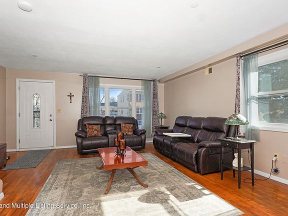 5th image of 242 Union Ave
