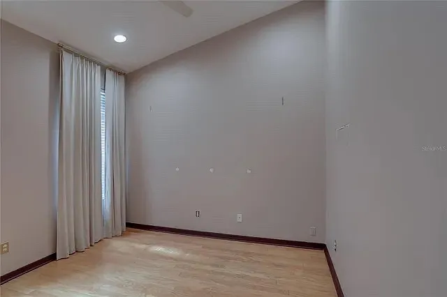 30 N Lawsona Blvd #30 — Photo 7