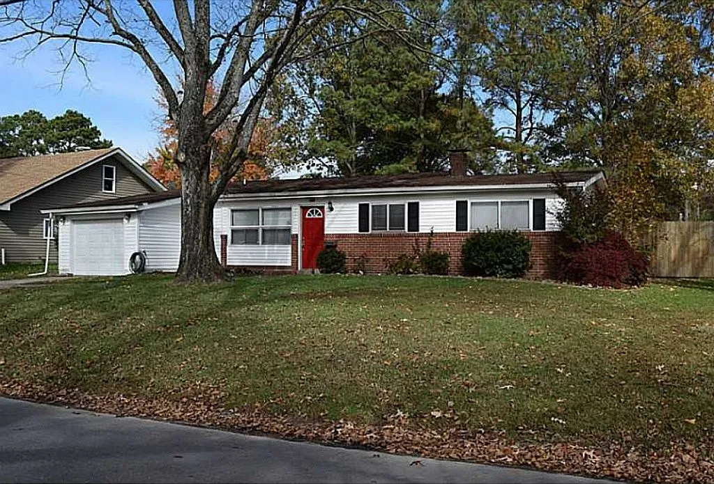 3 bed, 1638 sqft, $2,200 — Photo 1
