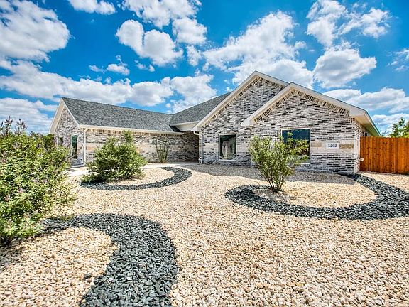 2nd image of 5202 Riviera Ln