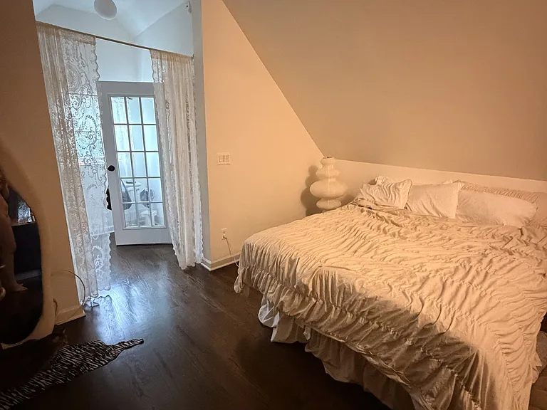 3046 N Leavitt St #2 — Photo 32