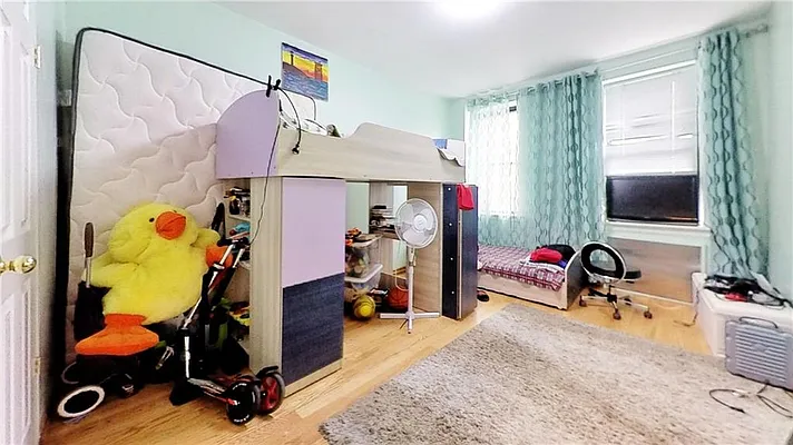 Sold by Remax Edge | media 14