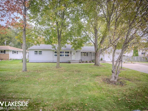 1735 Georgia Ave, Marysville, MI 48040