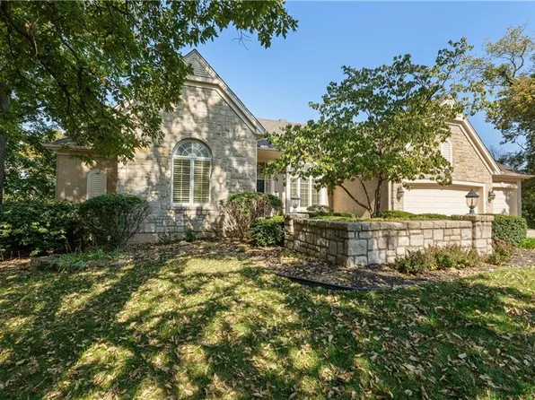 10781 S Cedar Niles Cir, Olathe, KS 66061