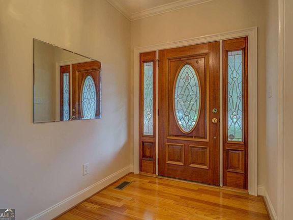 3rd image of 212 Willow Ridge Ln