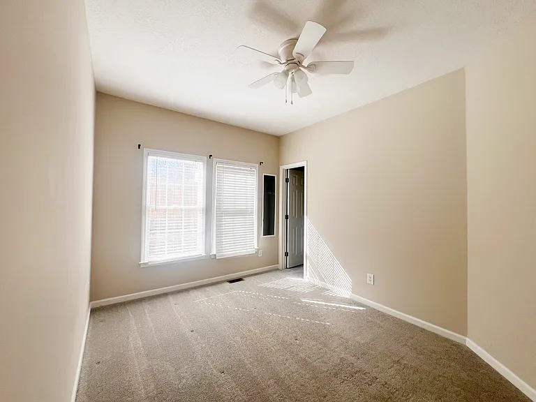 206 Hyde Park Ln — Photo 22