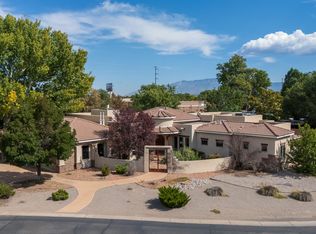 3301 Calle Facio NW, Albuquerque, NM 87104
