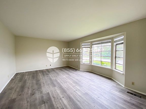 5th image of 625 W Wistaria Ave