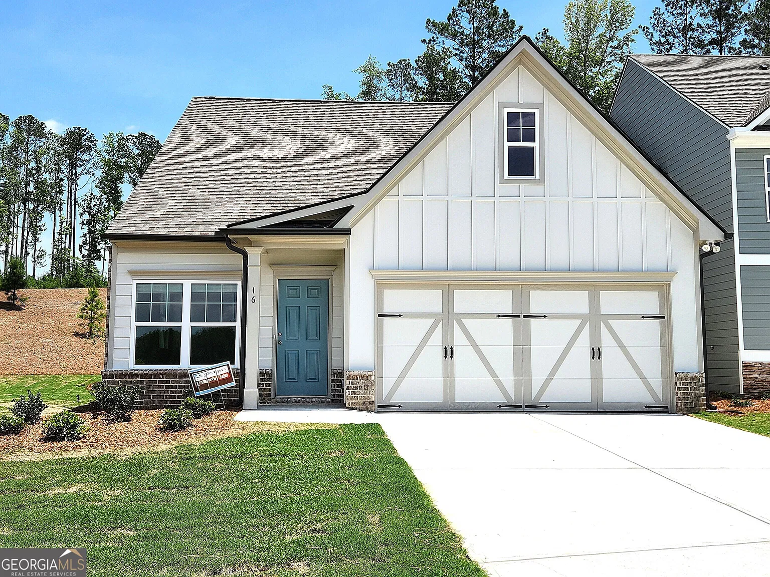 3 bed, 2.5 bath, 1814 sqft, $2,400 — Photo 1